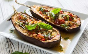 طرز تهیه بادمجان شکم پر یا دلمه بادمجان