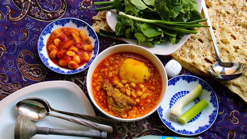 طرز تهیه آبگوشت لعاب‌دار سنتی؛ خوشمزه، غلیظ و مجلسی