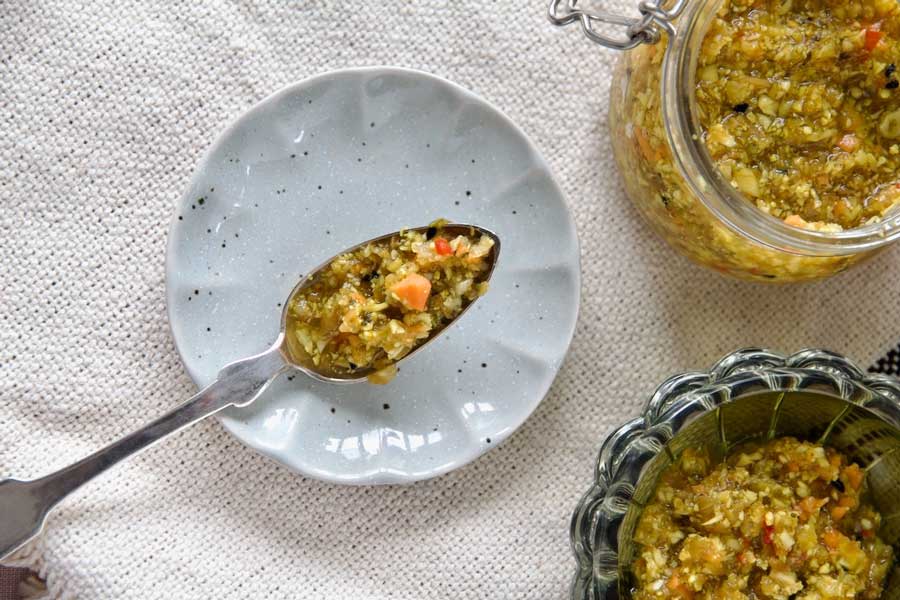 طرز تهیه ترشی لیته خونگی با بادمجون و گل‌کلم؛ مخصوص سفره پاییزی