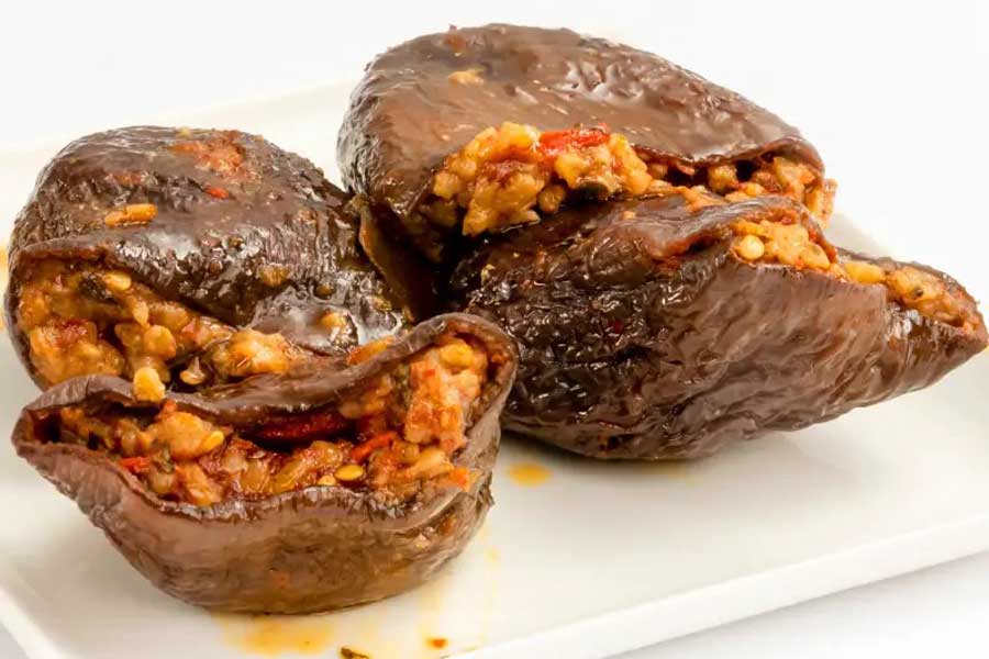 طرز تهیه دلمه بادمجون مجلسی با گوشت و سبزی