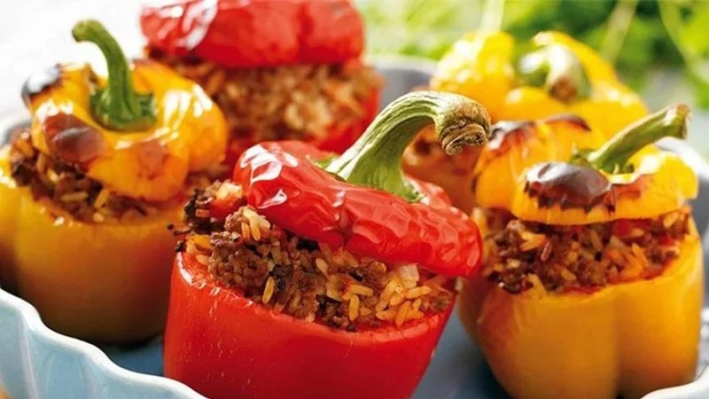 طرز تهیه دلمه فلفل به صورت حرفه ای؛ خوش‌طعم و مجلسی
